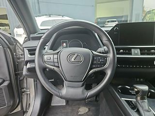 Lexus UX 2.0 250h Premium