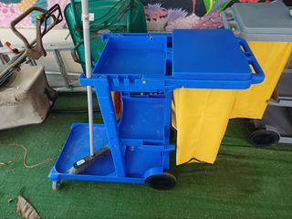 Carro de limpieza nuevo 