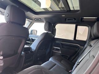 LAND_ROVER Defender 3.0 D200 SE 110 Auto 4WD MHEV
