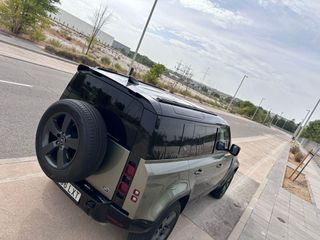 LAND_ROVER Defender 3.0 D200 SE 110 Auto 4WD MHEV