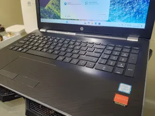 Portátil HP Core i5 con Gráfica, leer descripcion 