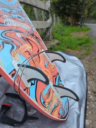 Tabla de surf Olaian 7 pies naranja con funda