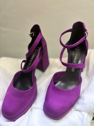 Zapatos morados de plataforma