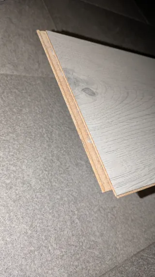 Parquet laminado gris