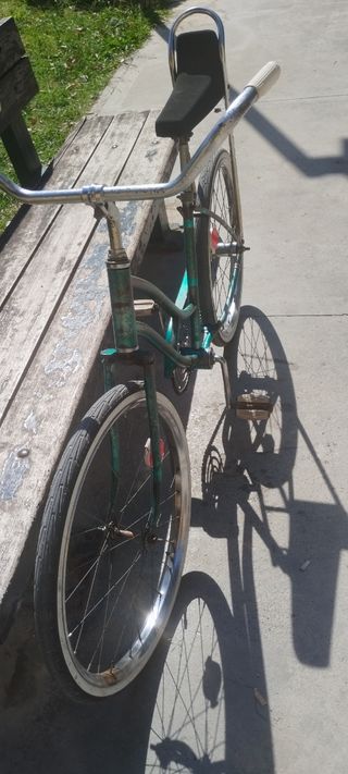 Bicicleta antigua color turquesa