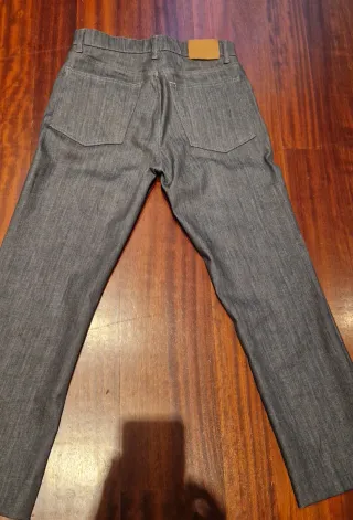 Pantalón vaquero gris Zara con pespunte