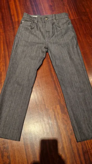 Pantalón vaquero gris Zara con pespunte
