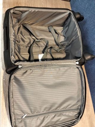 Amazon Basics Maleta de Mano Blanda Negra 53 cm