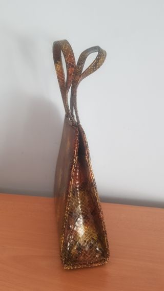 Bolso de piel con estampado de serpiente