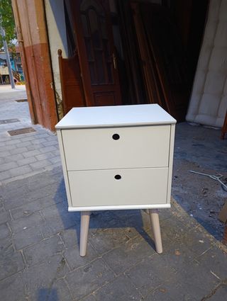 Mesita de noche blanca de madera