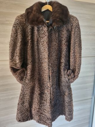 Pelliccia Agnello Persiano Astrakan Marrone