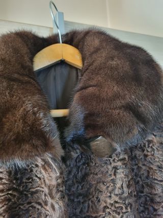 Pelliccia Agnello Persiano Astrakan Marrone