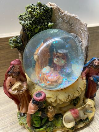 Presepe natalizio con sfera e personaggi nuovo