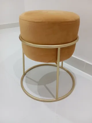 Puff terciopelo dorado