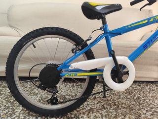 Bicicleta MTB 20 6V Azul y Amarilla
