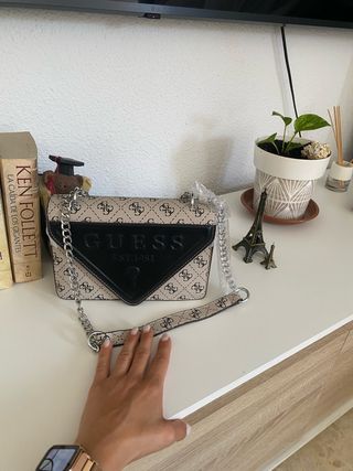 Bolso Guess Beige y Negro