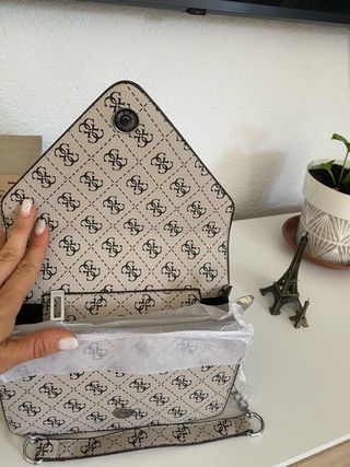 Bolso Guess Beige y Negro