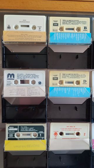Lote 12 Cassettes Música Variada + Caja