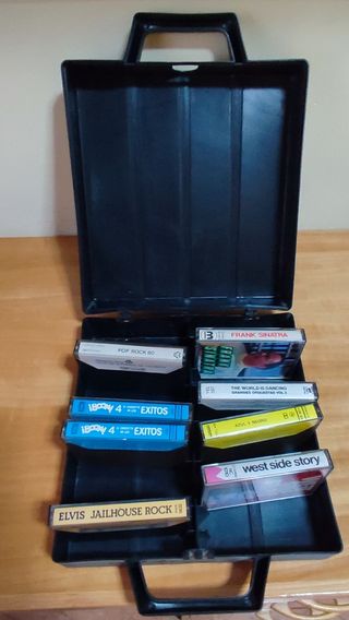 Lote 12 Cassettes Música Variada + Caja