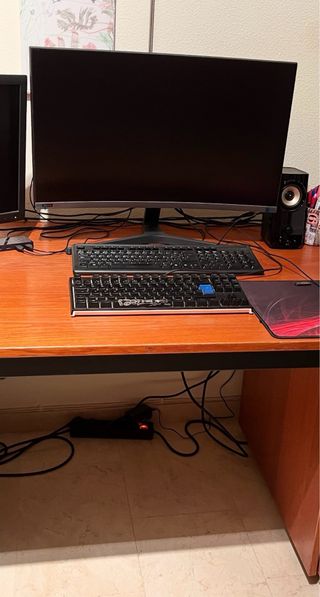 Monitor Samsung Curvo 27 240Hz FHD