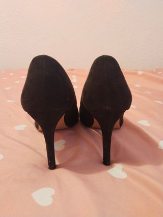Tacones de salón negros