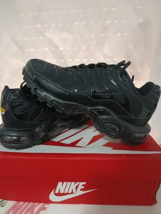 Nike TN Air Max Plus Negras