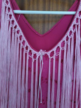 Vestido de gitana rosa con volantes