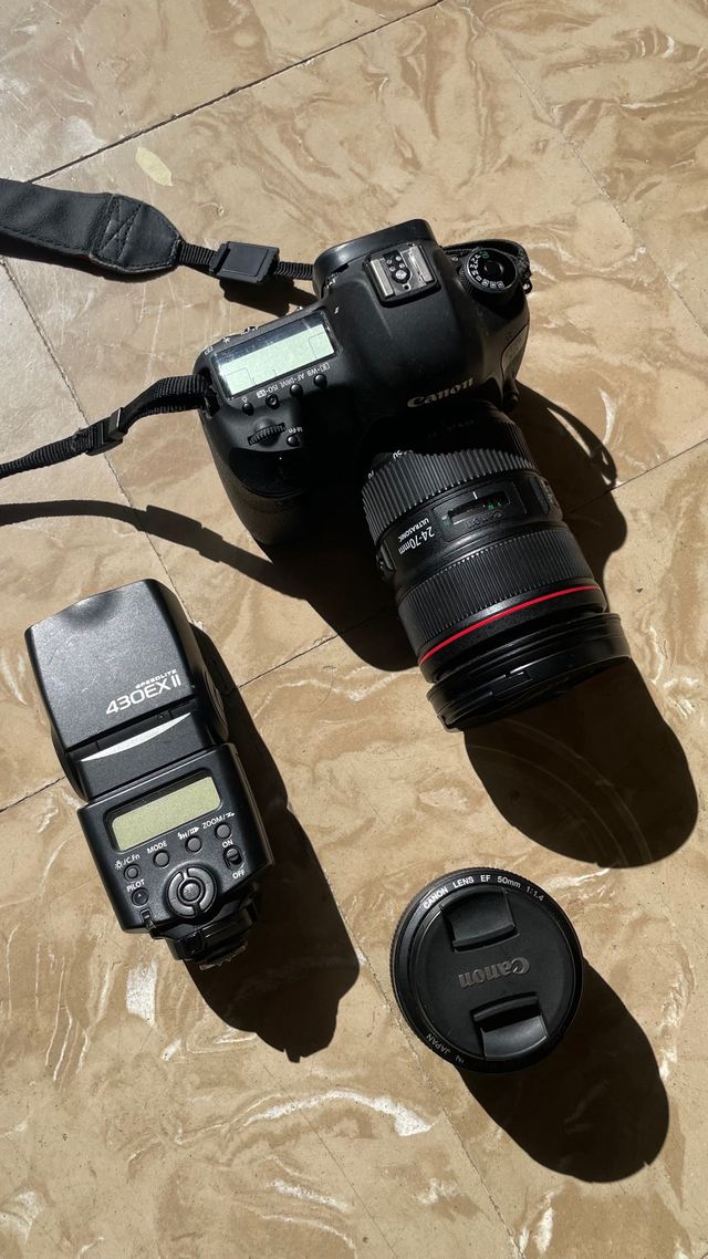 Canon 5D Mark III + Lentes 24-70mm y 50mm