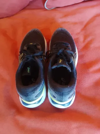 Scarpe da corsa Asics nere e multicolore