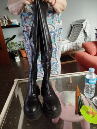 Botas altas negras talla 38
