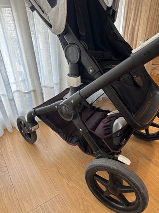 Bugaboo Fox 2 
Silla + capazo 