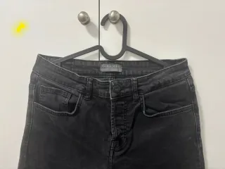 Pantalón vaquero Zara negro
