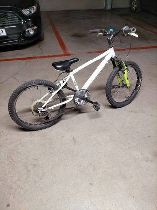 Bicicleta infantil BTWIN 20 buen estado