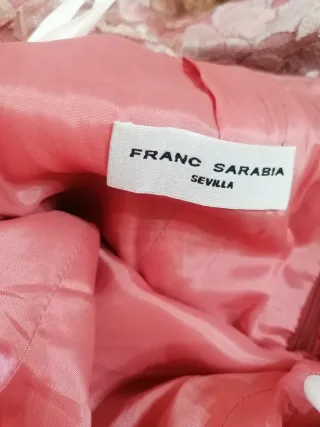 Vestido de fiesta rosa con pedrería