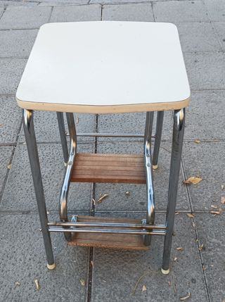 Taburete de cocina con 2 escalones (30x30x60)