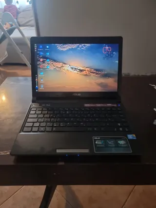 Portátil Asus Intel Core i3