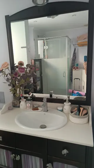 Mueble de baño madera y cristal