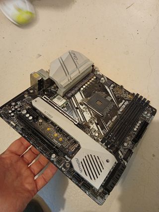 Placa Base ASRock X570M Pro4