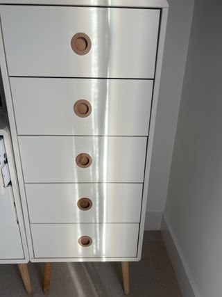 Cómoda, dos Mesitas de Noche Blanca y Madera