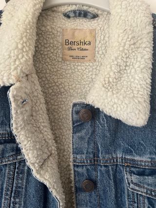 Cazadora vaquera Bershka con borreguito