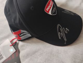 Cappellino Ducati Corse autografato Marquez Bagnai