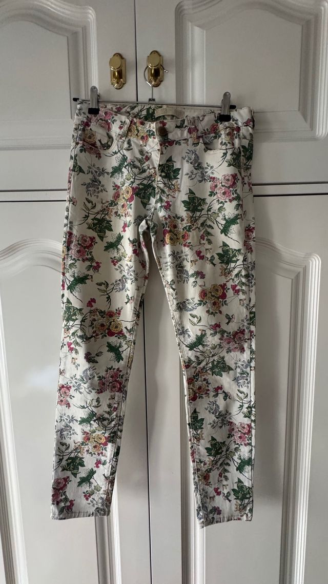 Vaqueros Zara Estampado Floral