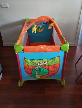 Cuna de viaje y parque infantil