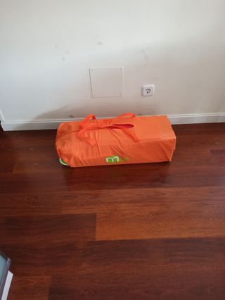 Cuna de viaje y parque infantil