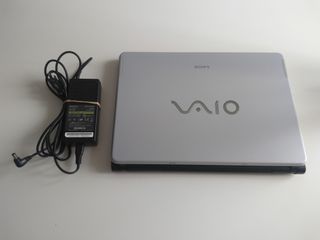 Sony Vaio PC Portatile + Alimentatore