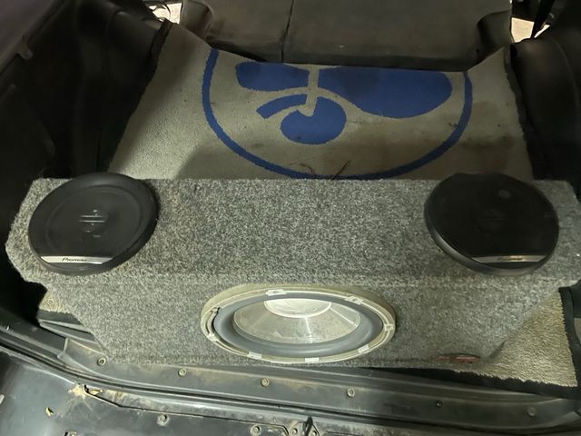 Subwoofer FLI 12 con altavoces