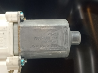 ELEVALUNAS DELANTERO DERECHO MERCEDES-BENZ CLASE