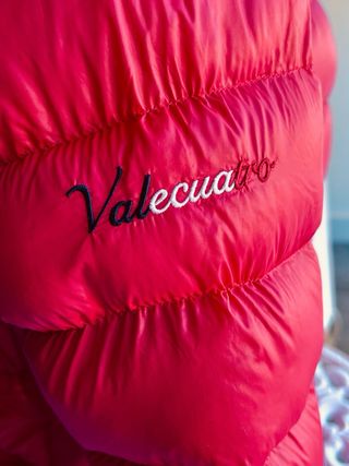 Plumífero Valecuatro Talla S Rojo a estrenar.