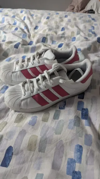 Zapatillas Adidas Superstar rosas y blancas