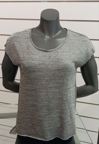 Camiseta gris manga corta